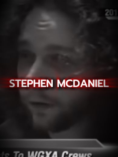 True Crime | Stephen McDaniel. Voici l'histoire glaçante de Stephen McDaniel. Cet étudiant en droit a longuement espionné avant de faire d!sparaître sa voisine, Lauren. Persuadé d'avoir commis le cr*me parfait, il avait caché Lauren dans les poubelles de la résidence, certain que le camion de ramassage était déjà passé à l'aube. Sur de lui, il osera donner une interview le lendemain à la télévision locale pour jouer le rôle du voisin inquiet et solidaire. #fyp #truecrimefrance #horrortok #viral 