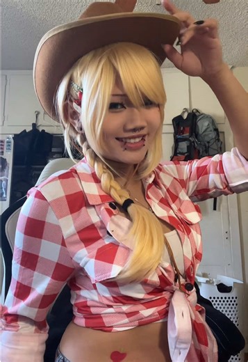 Applejack Cosplay Inspiration from MLP