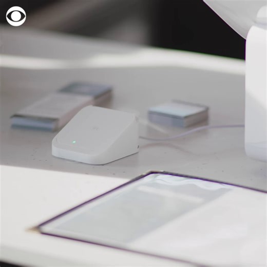 3.3K views · 74 reactions | The screens are seemingly everywhere — coffee shops, sports stadiums, online travel sites, even self-service kiosks — asking customers if they want to offer a tip and leaving shoppers confused about when to give. Here's what the experts think. https://cbsn.ws/434EQVK | CBS News | Facebook