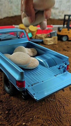 FMS RC Truck, Heavy Rocks | 1:18 Scale RC Off-Road Challenge #rccars #automobile