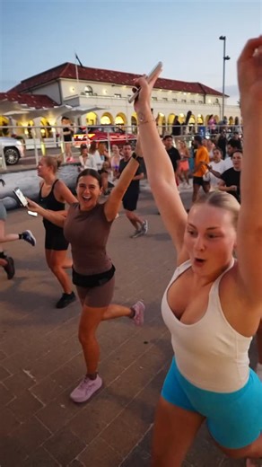 TSRC on Instagram: "Last Friday was wild 🤠 Thank you to everyone that laced up and showed up with us, if there was a record number to the biggest run club in Bondi this would have had topped it. Let’s keep the good times rolling baby #explore #runclub #bondi #bondibeach #sydney"
