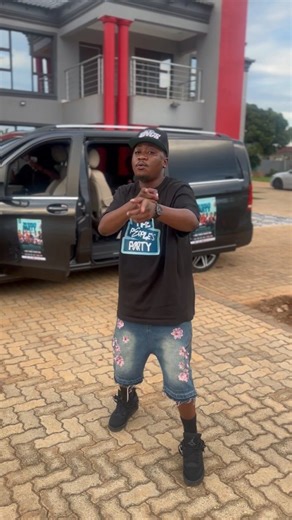 Matimba Andy Manganyi on Instagram: "namina ahi minoooooo , kova mbilu yilavaku You🫵🏽🧡💯🔥 #xigazaxama2k #hosiyavunanga #blackmyth #kasongo"