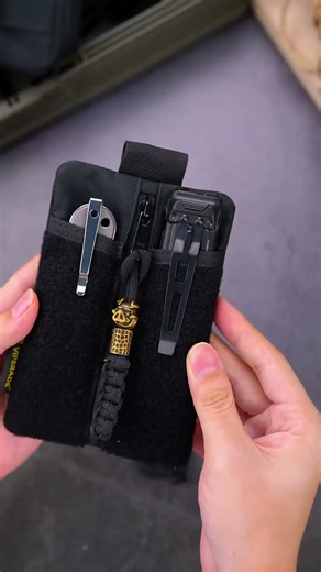 VE24—This compact EDC pouch is designed for speed and flexibility.#edc