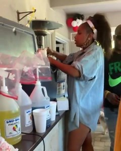 142K views · 3.6K reactions | I had to take them back , show the kids how we use to do it ! U want a snow ball ?! How many scoops ??? $2.00 ! What flavors u want ?! | Jennifer Hudson | Facebook