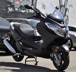 CARB Approved 2021 Amigo 150cc King Size Touring Scooter w/ Big windshield, Radio, MP3, USB Port, SD Card Reader, LED lights, Dual Speakers, Dual Disc Brakes. EPA, DOT, CARB Approved, 99.9% assembled. Free shipping to your door, free DOT approved helmet.