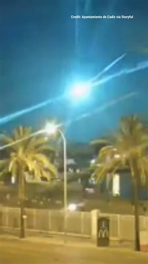 WATCH: Mysterious blue fireball lights up the night sky in Spain as spectacular sight goes viral. | Fox News