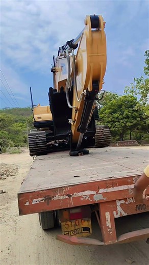 #love #song #automobile #bollywoodmusic #safarslowed #youtube #ytshorts #excavator #hindisong #viral