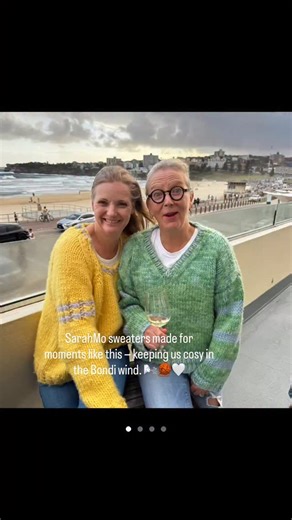 Have you experienced the joy of knitting for a friend and she turns up in her sweater when the weather calls for it? #knitting #sarahmoknits | Sarahmoknit