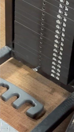 Maxing out the calf machine at powerhouse gym. 1 rep max 650lbs #getstrong #ironelite #fitness