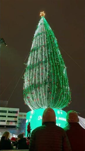 🎄 Crown Center Tree Lighting ✨🎄 | Kansas City Holiday Magic