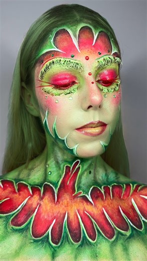 Leah Compton | Makeup Content Creator | Venus fly trap makeup tutorial 🍁🍃🪰 Ib @rowisingh #venusflytrap #creativemakeup #makeuptutorial | Instagram