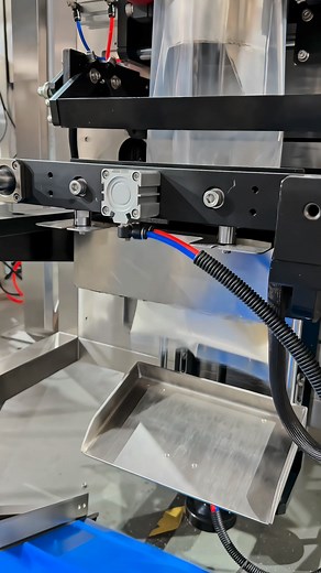 3.2K views | Sugar filling machine, vffs packing machine, high efficiency packing machine for sugar & salt. #machine #packagingsolutions #packingmachine #sugar #salt #business | Haiyin Chen | Facebook