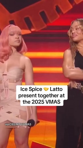 #IceSpice and #Latto shares the stage at the 2025 #VMAs 壟 | worldmegastar | Facebook
