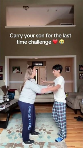 Picking up my son for the last time trend，this trend was so cute#son #momandson #wholesome #memories