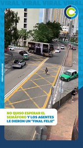 616K views · 12K reactions | ¡No todos los riesgos valen la pena! Una mujer cruzó una avenida sin esperar el semáforo en rojo y parecía que todo iba tranquilo… hasta que la policía la multó minutos después. Esta historia recuerda la importancia de respetar las normas de tránsito para evitar accidentes y sanciones. #SeguridadVial #RespetaElSemáforo #PrevenciónDeAccidentes #TránsitoSeguro | EjeCentral | Facebook