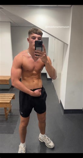 Choke slam #ChokeSlam #WrestlingMoves #ProWrestling #SlamDown | Middlenamemason