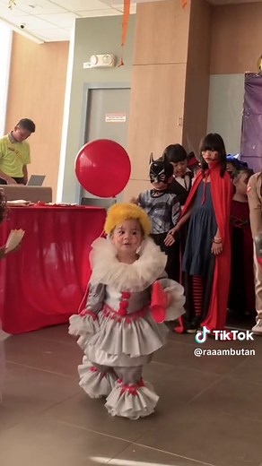 DIY Pennywise Costume for Halloween 2023