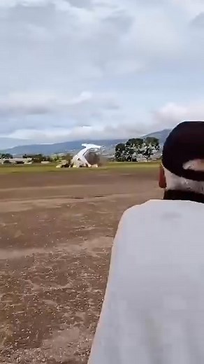 BREAKING Fatal crash on takeoff—crew pronounced dead while...See more https://tt1.feji.io/blog/twin-engine-tragedy-two-pilots-killed-after-venezuela-plane-fails-to-lift-off | Esmeralda Vega