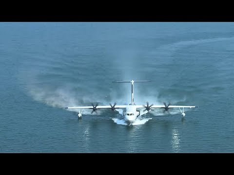 China's amphibious aircraft AG600 completes maiden flight from water