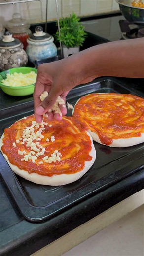 Chicken Pizza 🍕 #trending #food #viral #cooking #chicken #pizza #recipe #youtube #mrs #shorts #love