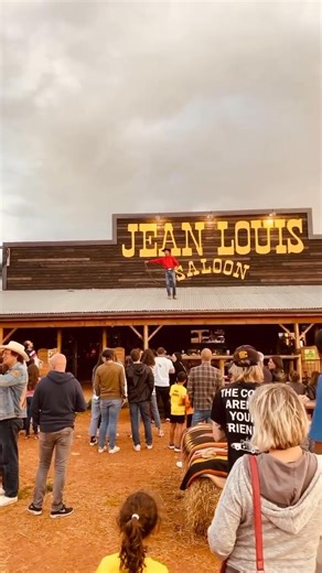 Trick roping time  It’s always a good time when come visit us at ! 鸞 - - - - - -------------------- https://amzn.to/4ngDjFz #cowboy #valence #show #roping #trickroping #Saloon | kencarterx | Facebook