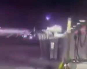 🚨#BREAKING ‼️ New footage of the #Blackhawk and airplane crash at #DCA in Washington DC. No survivors expected after jet collides with Blackhawk helicopter above the #Potomac❗️ A massive search effort has become a recovery operation after Wednesday night's midair collision between a passenger jet carrying members of the U.S. Figure Skating community and an #Army Blackhawk helicopter from Fort Belvoir. As of 9:00 a.m., 28 bodies have so far been recovered from the wreckage in the icy Potomac Riv
