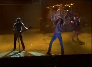 AC/DC (Bon Scott) - "Live Wire" (1979)