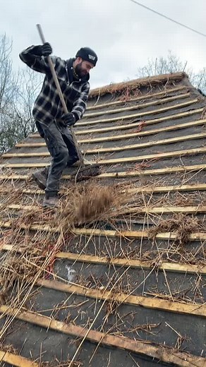 Roof Thatching Preparation and Installation Process
