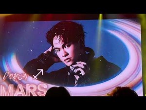 Amazing LIVE SHOW from a famous taiwanese singer