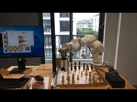 Play Chess AI interactive Robot Arm