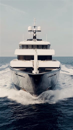 221’ (67.5m) ICON Yachts LOON is ready for an incredible winter season in the Caribbean and Bahamas. This exceptional yacht accommodates 12 guests across six sophisticated staterooms. What makes LOON truly special? Her outstanding crew who consistently receive glowing references from guests. Combined with amenities like the expansive Beach Club featuring sauna, gym, dive center, and massage room, plus main deck pool and bridge deck Jacuzzi, she delivers an unmatched luxury experience. 💵 From $5