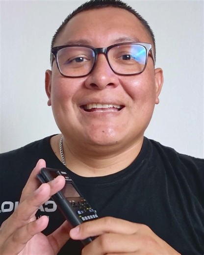 La nueva FX‑CG100 te permite visualizar gráficas, explorar funciones y aprender con claridad gracias a su pantalla a color. Una herramienta que inspira confianza y pasión por los números.  #Casio #CasioCalculadoras #Calculadora #Educación #YoAprendoConCasio #YoEnseñoConCasio | Casio calculadoras Mx | Facebook