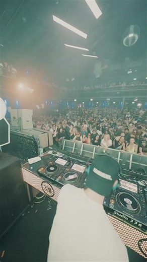 Aries and Upgrade Live Performance at Stidio 338