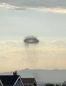 An unusual black #smoke ring appeared over #SantaClara, #California on Sunday morning. It's believed to have originated from an explosion after a #lightning bolt struck a transformer. 📸 @khphotos 📍 Levi Stadium | Weather & Radar USA