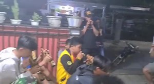 3.2K views · 26 reactions | Sweet Caroline Musik bambu khas Minahasa Caroll Wenny Sumber: Bpk Wenny Lumentut | Berita Tomohon | Facebook