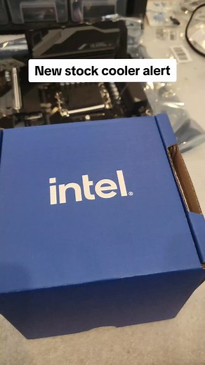 Intel Laminar RM1: Premium Stock Cooler Review