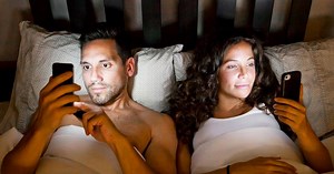 JOE.ie - 7 signs you're seriously addicted to your smartphone