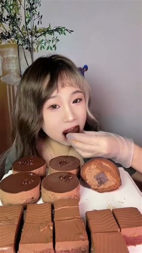 Crunchy Chocolate Party Madness! 🍫🎉