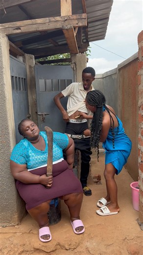 My protective mom😂😂😂😂😂🤣🤣🤣🤣🤣🤣#viral #funnyshorts