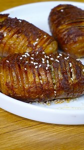 Hasselback potatoes asmr cooking #cooking #asmrcooking #recipe #cookingasmr | The Mali Kitchen