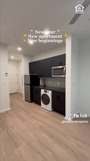 Start 2026 off right with a fresh space, modern finishes, and all the amenities you can dream of. The apartment you've been searching for is here at UNITi Bishop Arts ✨🥂 . . . #unitibishoparts #bishopartsdistrict #bishoparts #dallasapartments #dallasliving #apartmenttour #dallasrentals