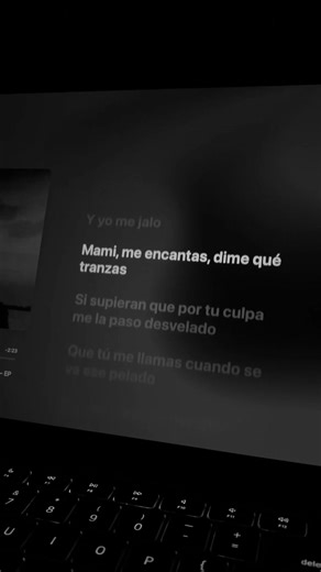 "mamita, tú me encantas, solo dime qué tranza" #mejalo #lyricsvideo #l... | Spanish Songs