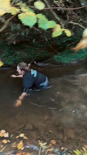 🔥Consistency Breeds Success🔥 Massive respect to Becci today at Lone Wolf Commando Fitness, she pushed way past her boundaries and proved exactly what resilience looks like. 💪 As part of her session, Becci faced the challenge of jumping into the ice-cold brook, fully embracing the elements of the Lone Wolf Commando Fitness experience. ❄️🐺 Despite having a slight issue with her eyes, she adapted, throwing on goggles for protection and still got in that freezing water without hesitation. That m