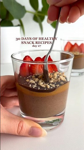 Healthy Chocolate Pudding with Magic Shell😍 #healthyrecipes #easyrecipes #healthysnacks