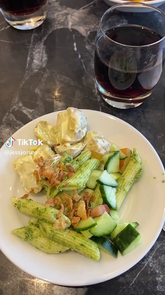 Experiencing London Heathrow Airport Lounges