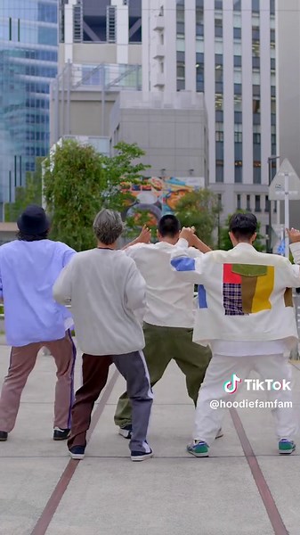 みんな最高ありがと🙏#hellokitty #avrillavigine #hoodiefamdancechallenge