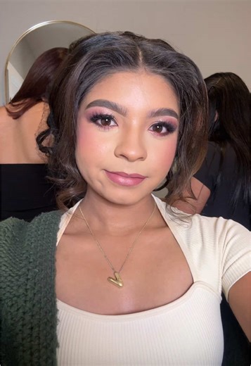 Maquillaje espectacular por @ANAHI en Palmview