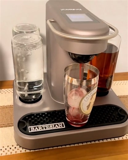 927K views · 2.2K reactions | Get me an automatic cocktail maker immediately, please! 勞 | FOODbible | Facebook