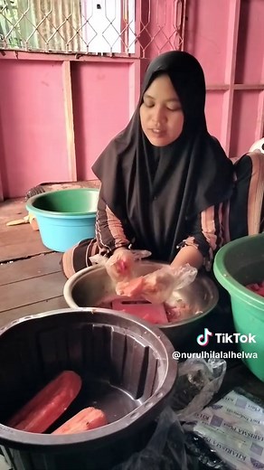 Es Buah Segar: Cara Membuat dan Memotong Buahan
