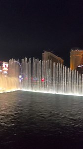 One of the best things to do for free Las Vegas! Bellagio fountains. | Lasvegasbloggerandi